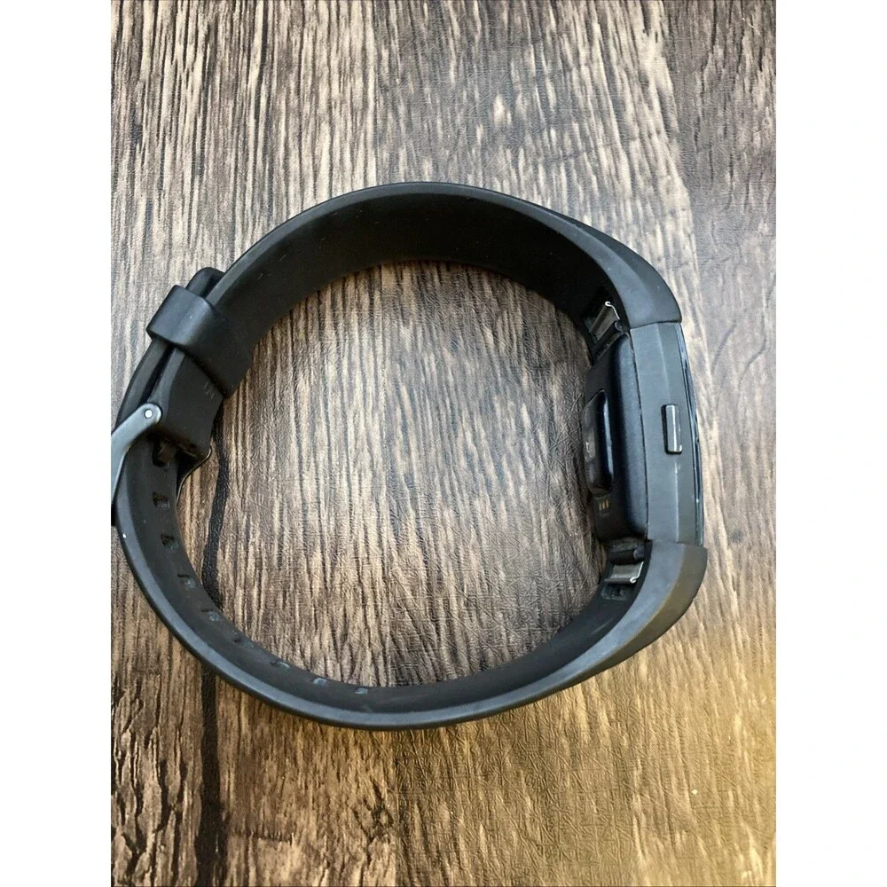 Fitbit Charge Black with 3 Extra Bands Working